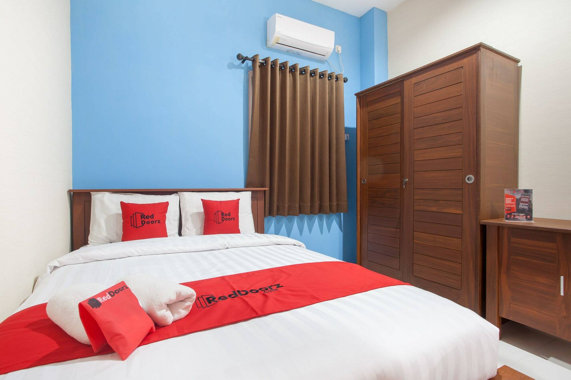 Reddoorz Near Universitas Wijaya Kusuma Сурабая Экстерьер фото