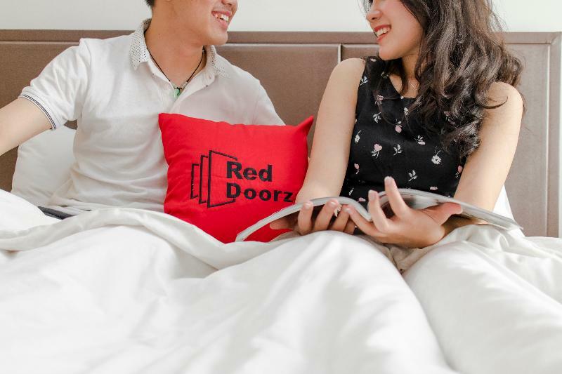Reddoorz Near Universitas Wijaya Kusuma Сурабая Экстерьер фото